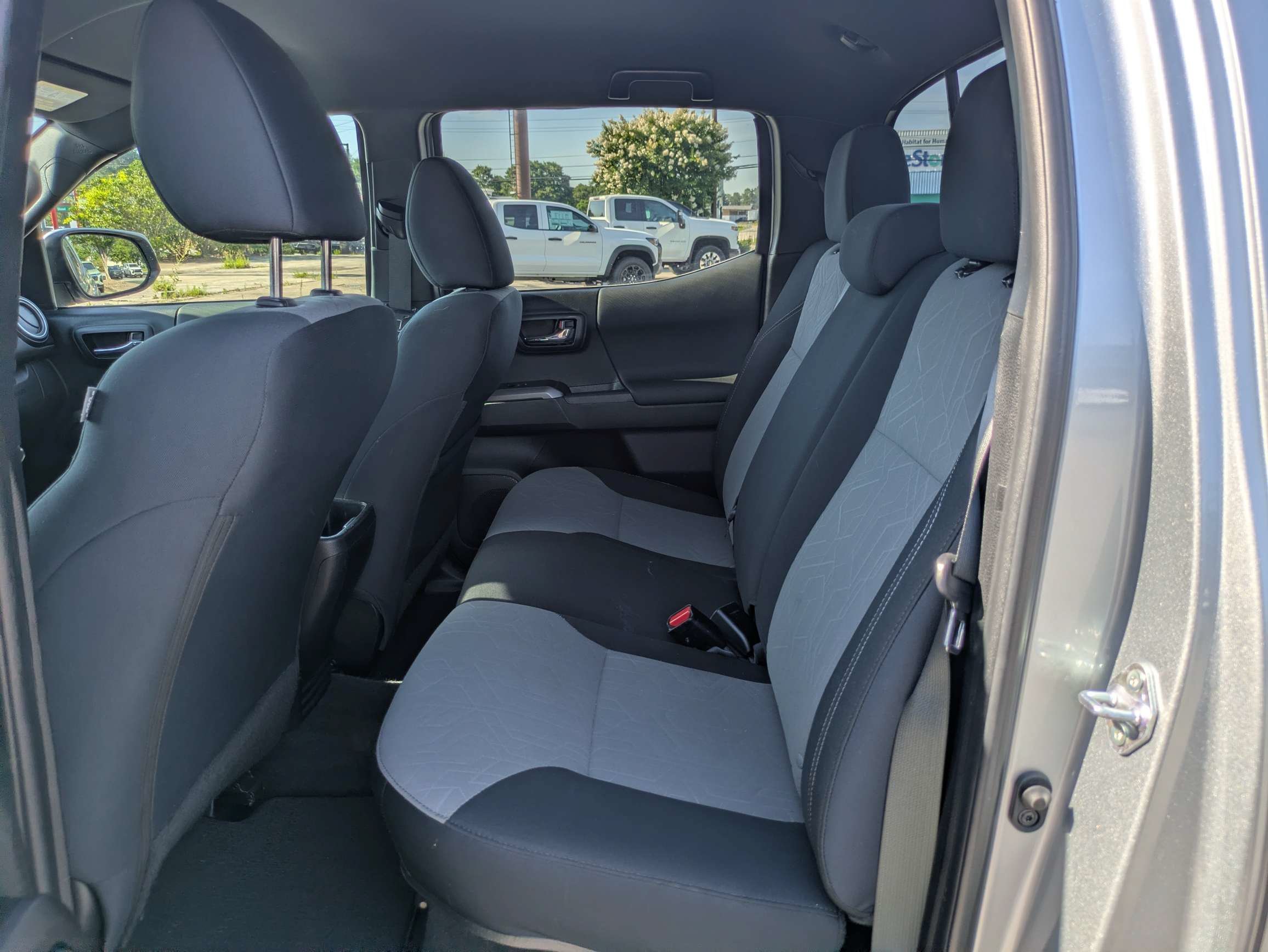 Used 2023 White Toyota  image 14