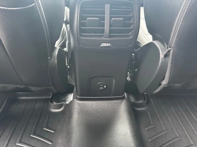 Used 2022  Ford SEL image 15