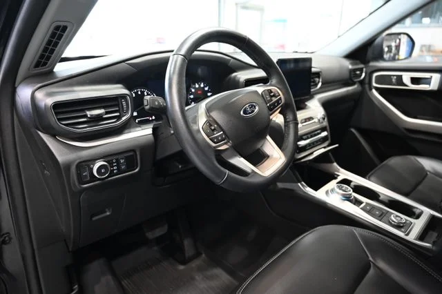 Used 2022 Black Ford XLT image 22