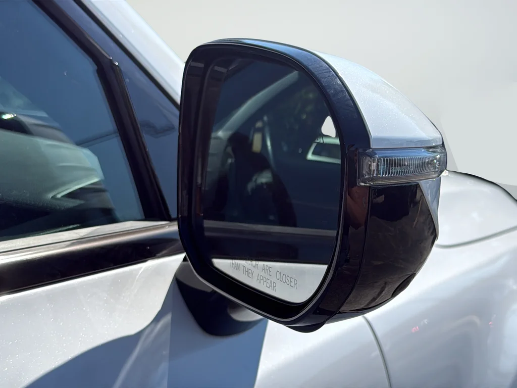 Used 2025 White Kia SX X-Line image 10