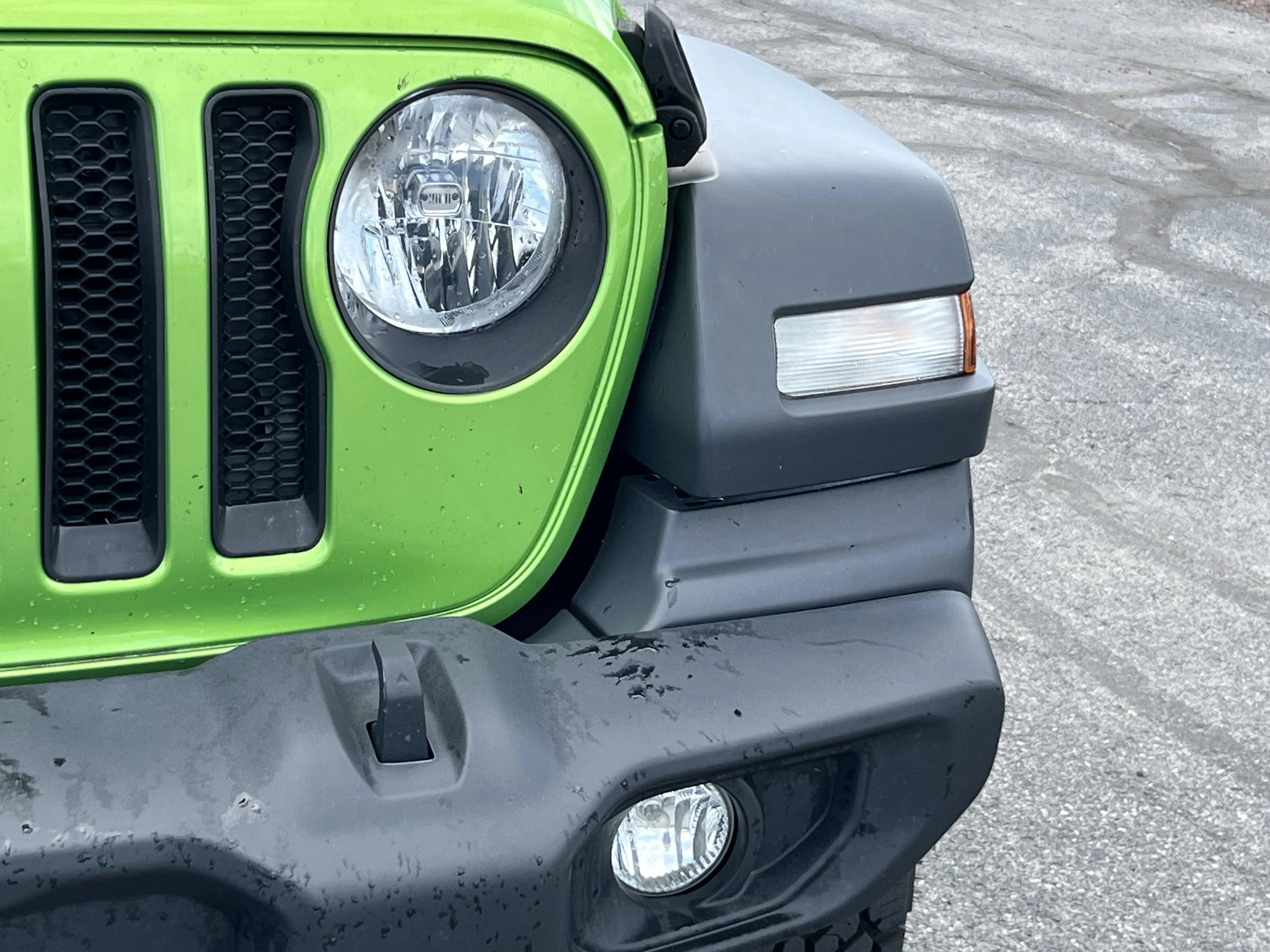 Used 2018 Mojito! Clearcoat Jeep Unlimited Sport S image 11