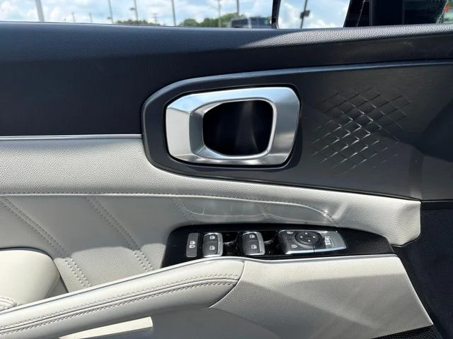 Used 2022 White Kia SX image 11
