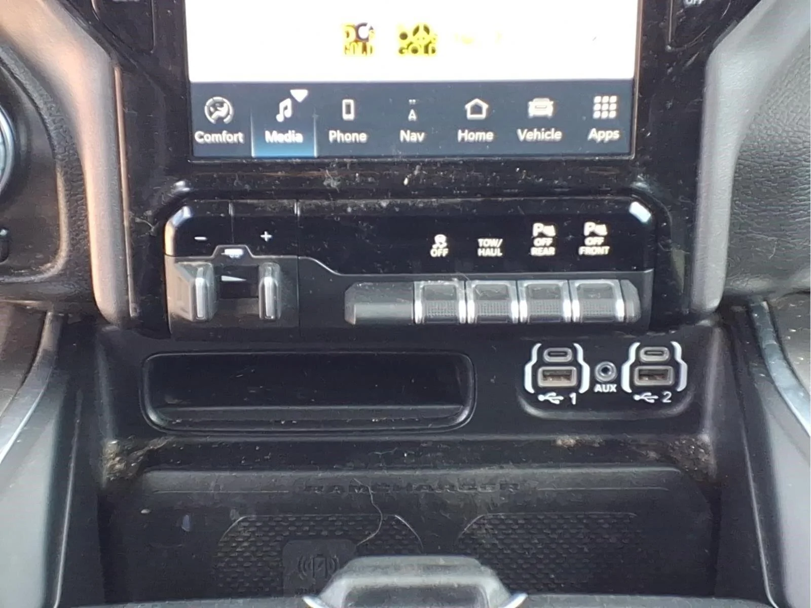 Used 2024  Ram Laramie image 14