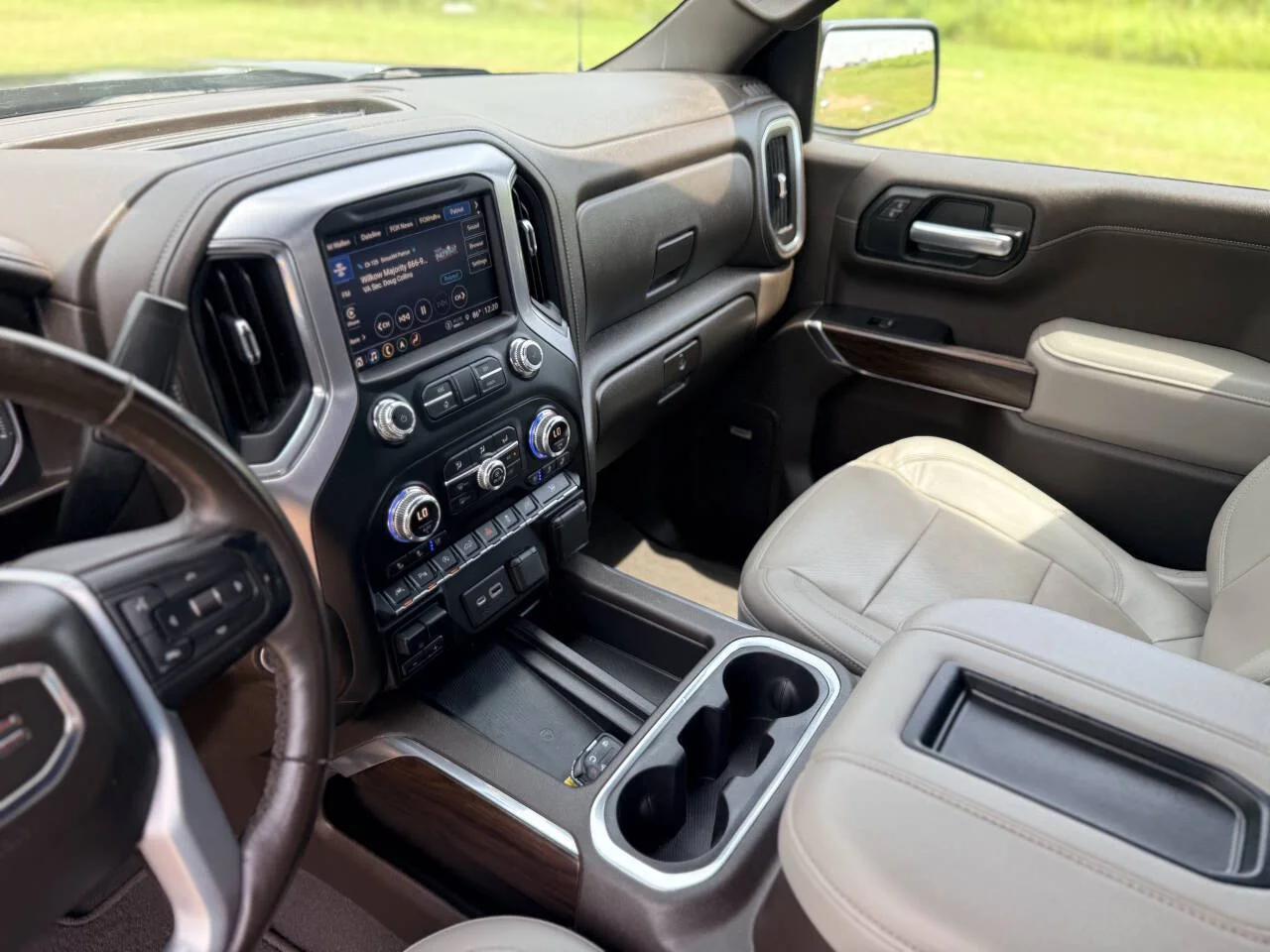 Used 2021 Pewter GMC SLT 4x2 4dr Crew Cab 5.8 ft. SB image 19
