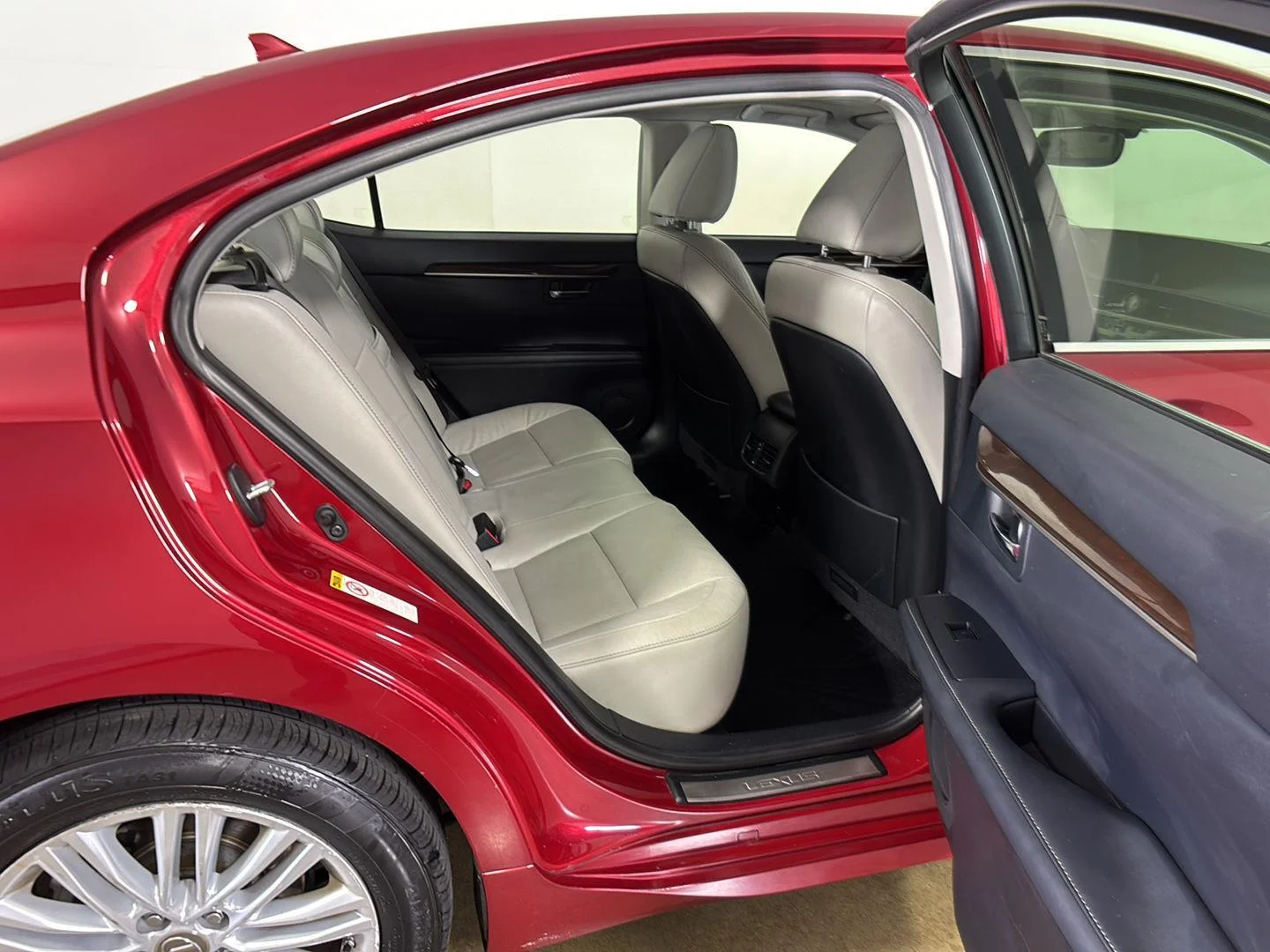 Used 2013 Matador Red Mica Lexus  image 16