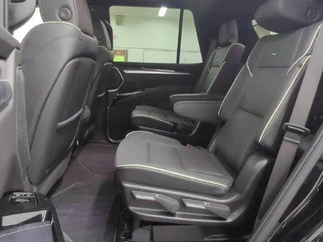 Used 2026  Cadillac Luxury image 36