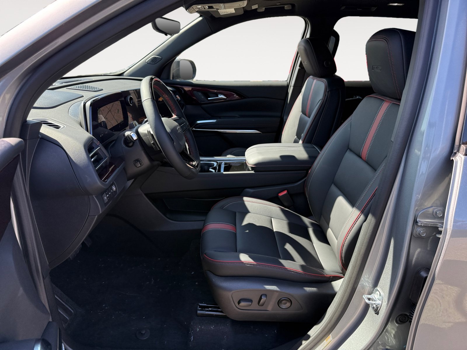 2027 Chevrolet Traverse RS - Photo 10