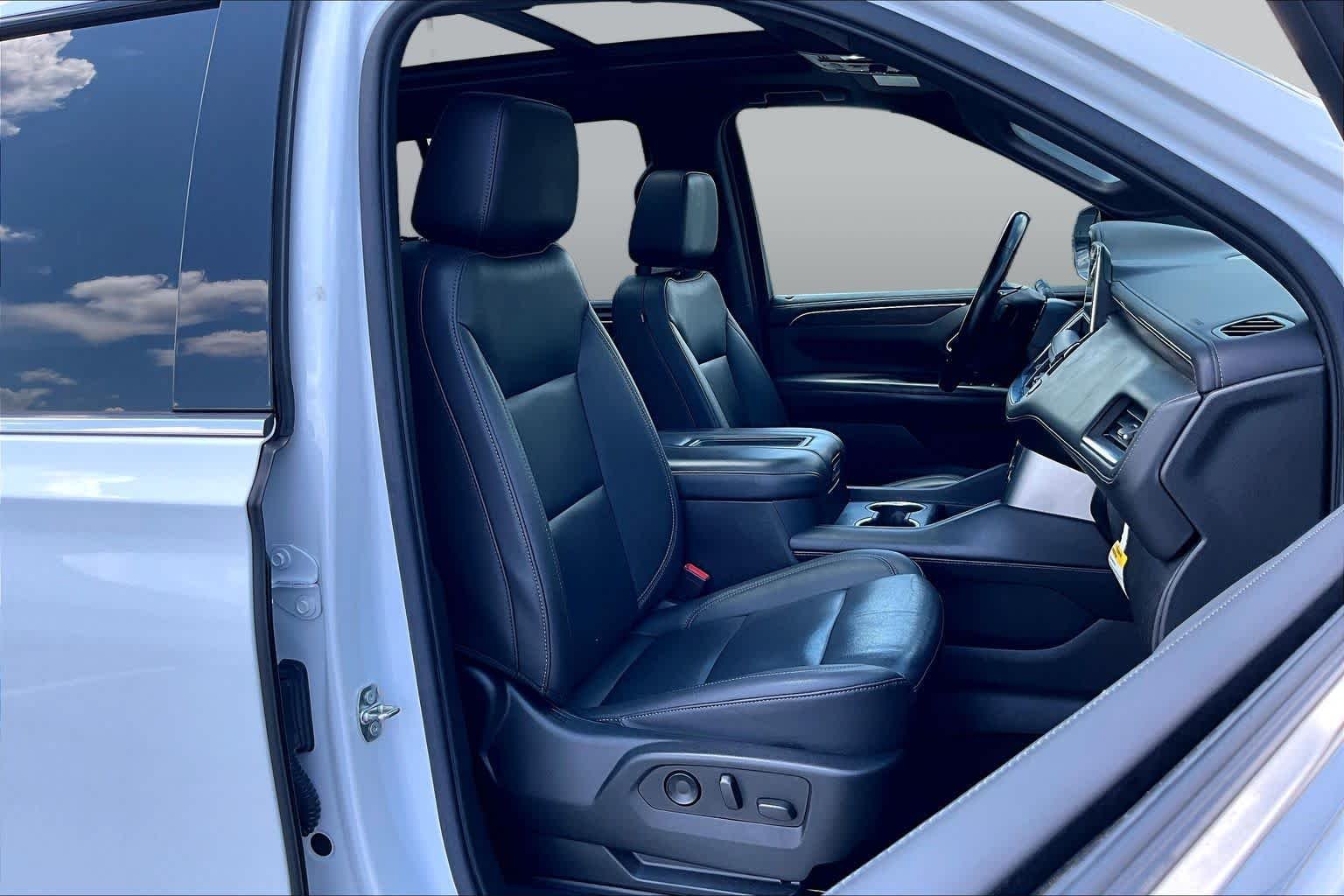 Used 2022 Summit White Chevrolet LT image 9