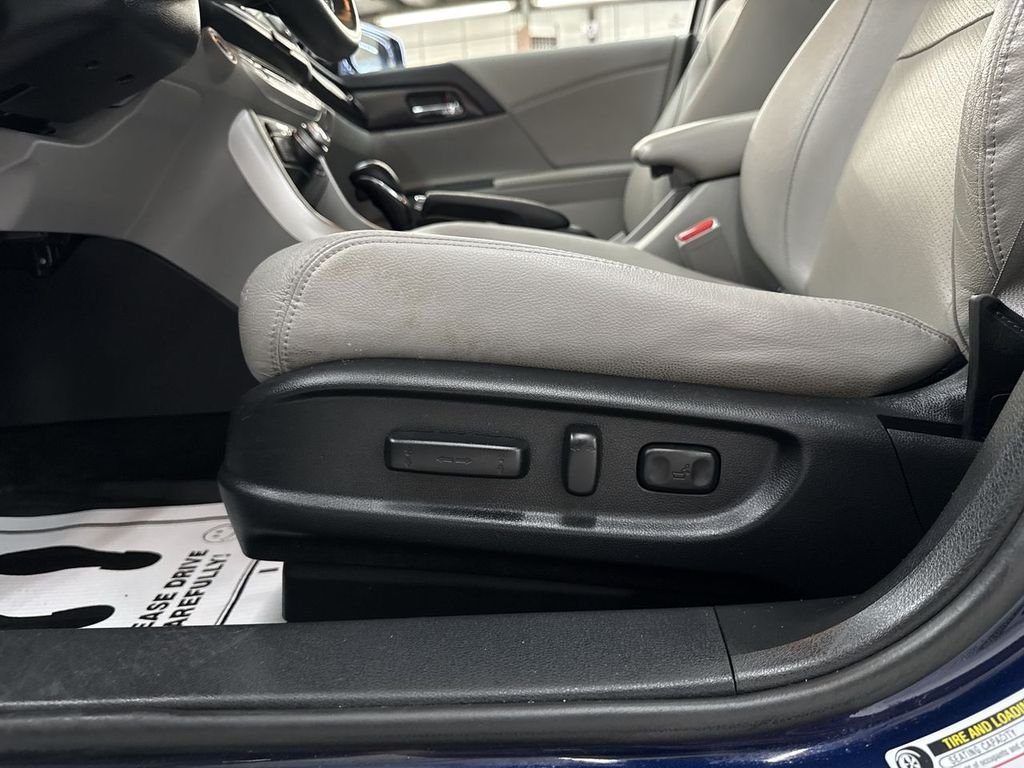 Used 2014 Obsidian Blue Pearl Honda EX-L image 13