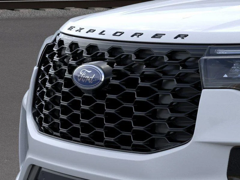 New 2026 Space White Metallic FORD ST-Line image 17