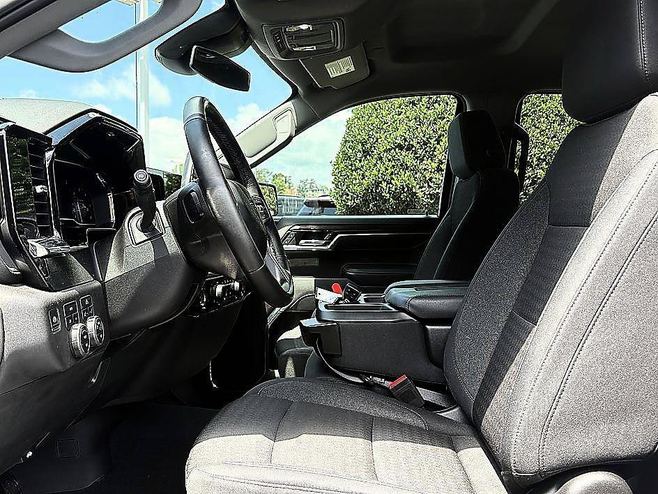 Used 2024 Summit White Chevrolet RST image 9