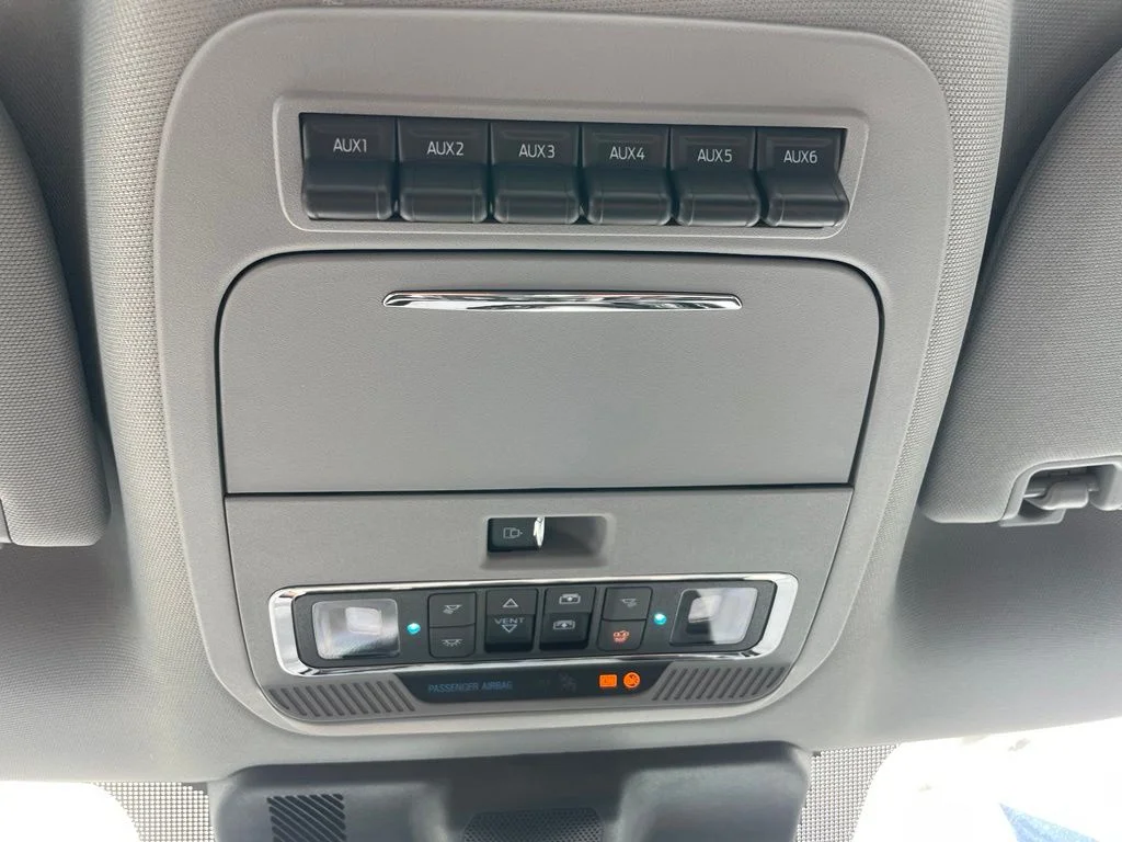 New 2026 Glacier Gray Metallic Tri-Coat Ford F-250® Lariat® image 24