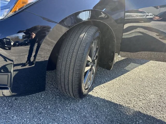 Used 2025 Black Nissan 1.6 SV image 30