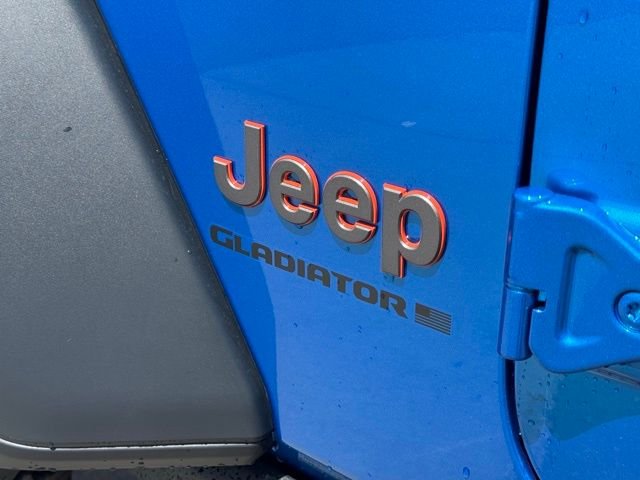 New 2026 Hydro Blue Pearl-Coat Exterior Paint Jeep Mojave image 21
