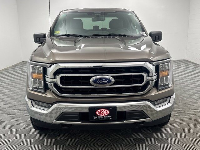 Used 2023 Gray Ford XLT image 2