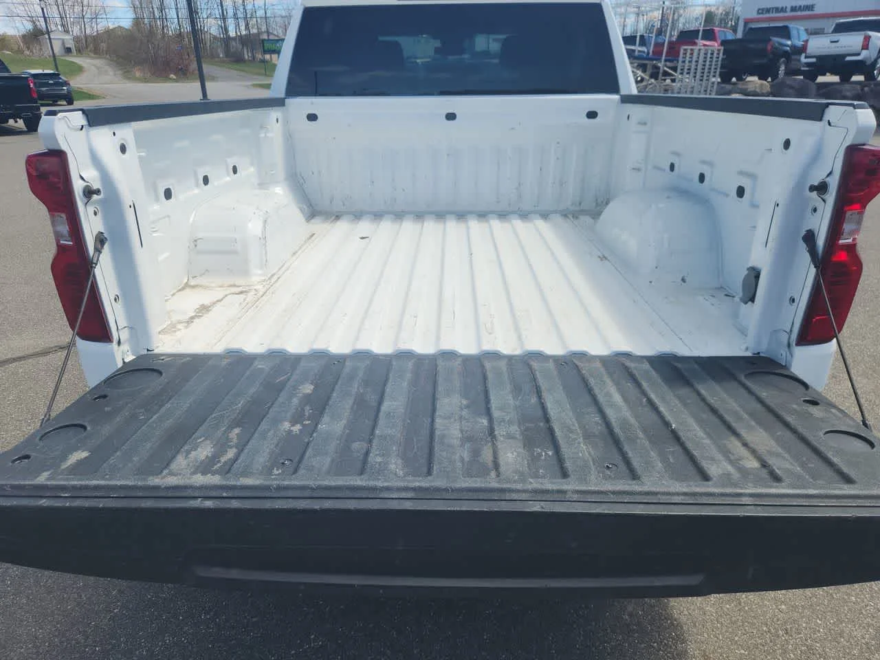 Used 2022 Summit White Chevrolet LT image 15