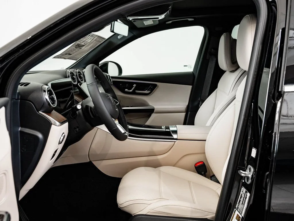 Used 2026 Black Mercedes-Benz GLC 300 image 25
