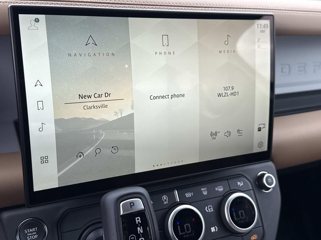 New 2026 Fuji White Land Rover X-Dynamic SE image 3