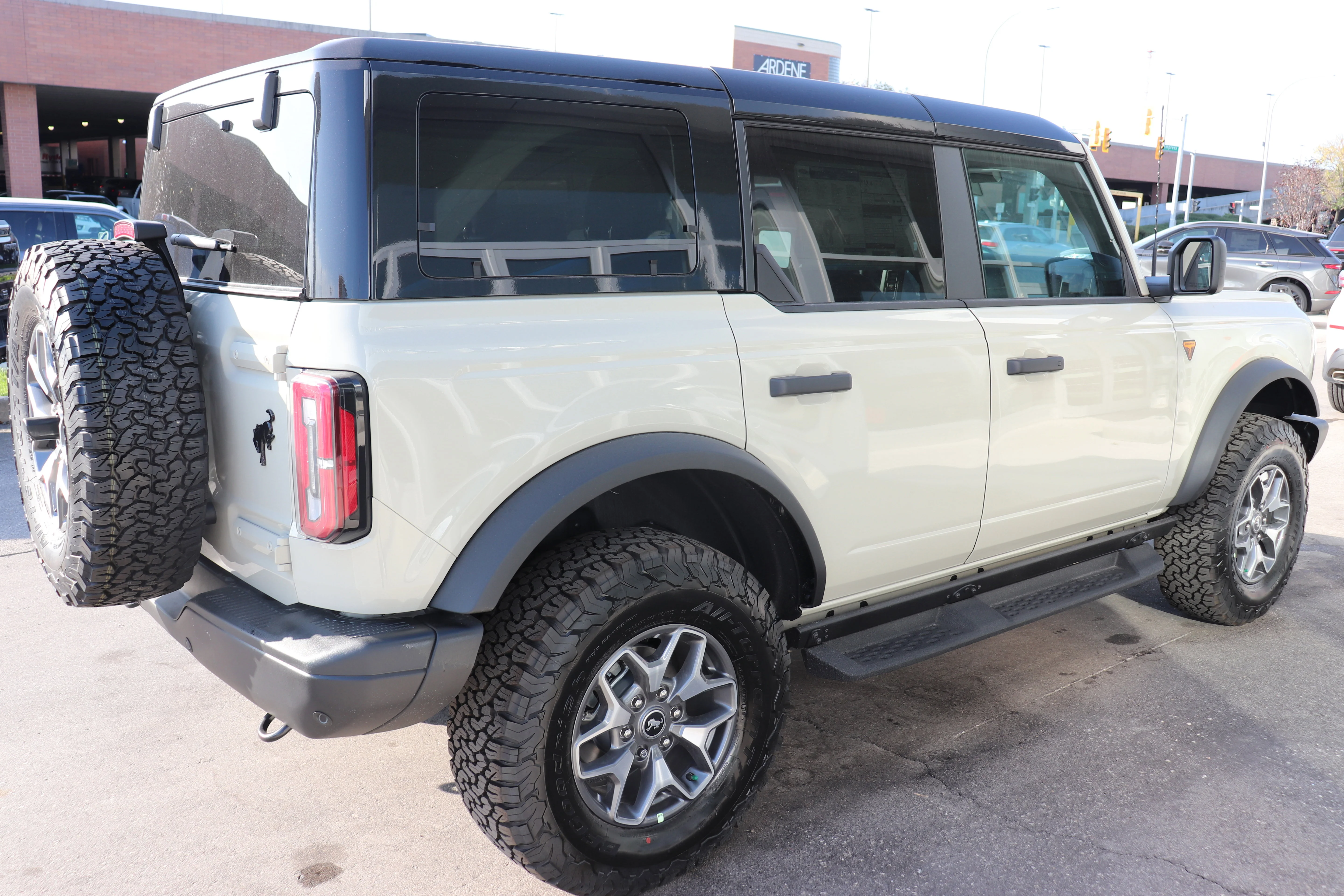 New 2025 Beige Ford Badlands image 4