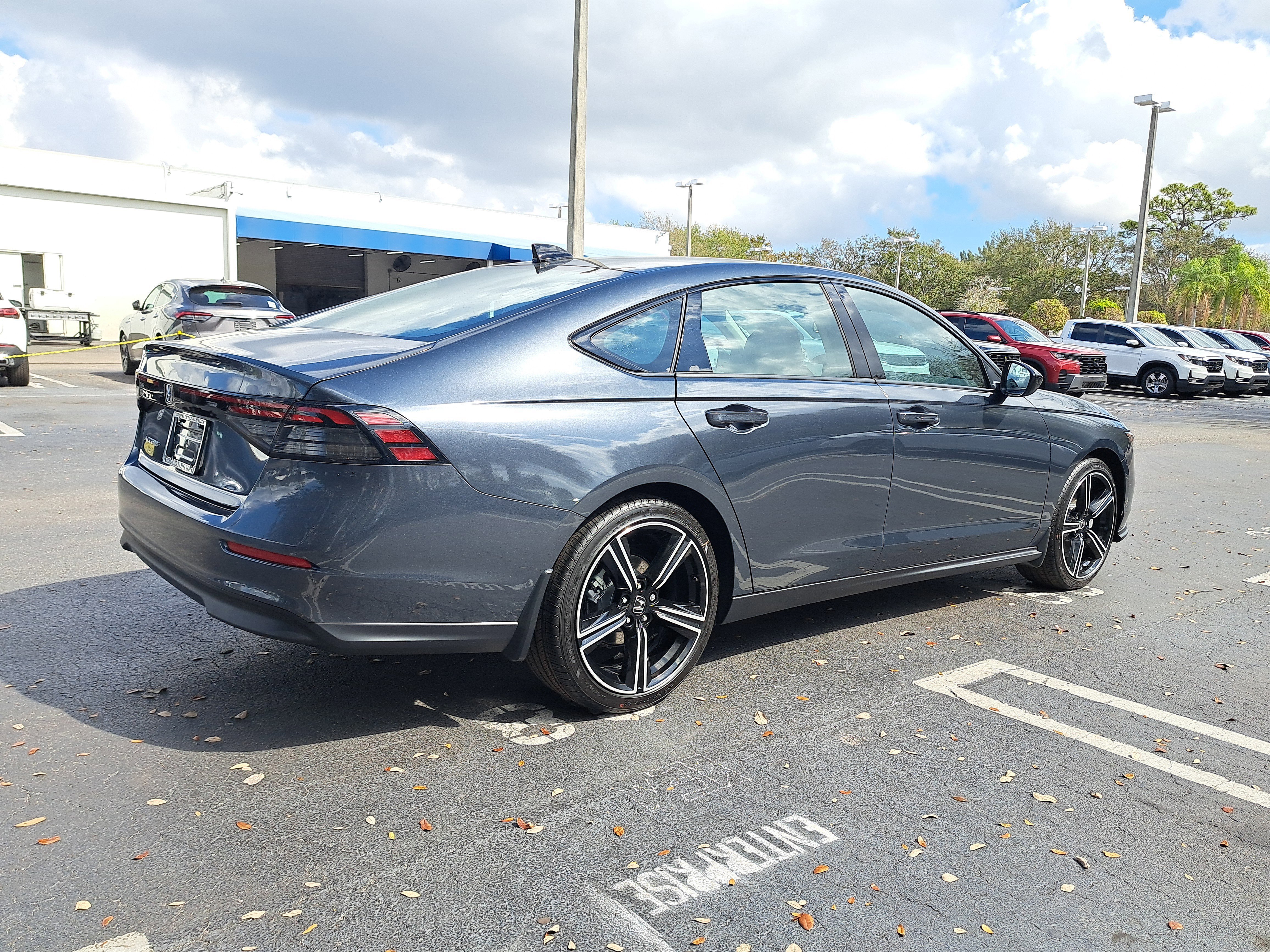 New 2026 Meteorite Gray Metallic Honda SE image 6