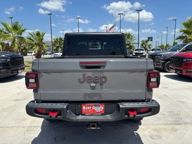 Used 2021 Gray Jeep Rubicon image 5