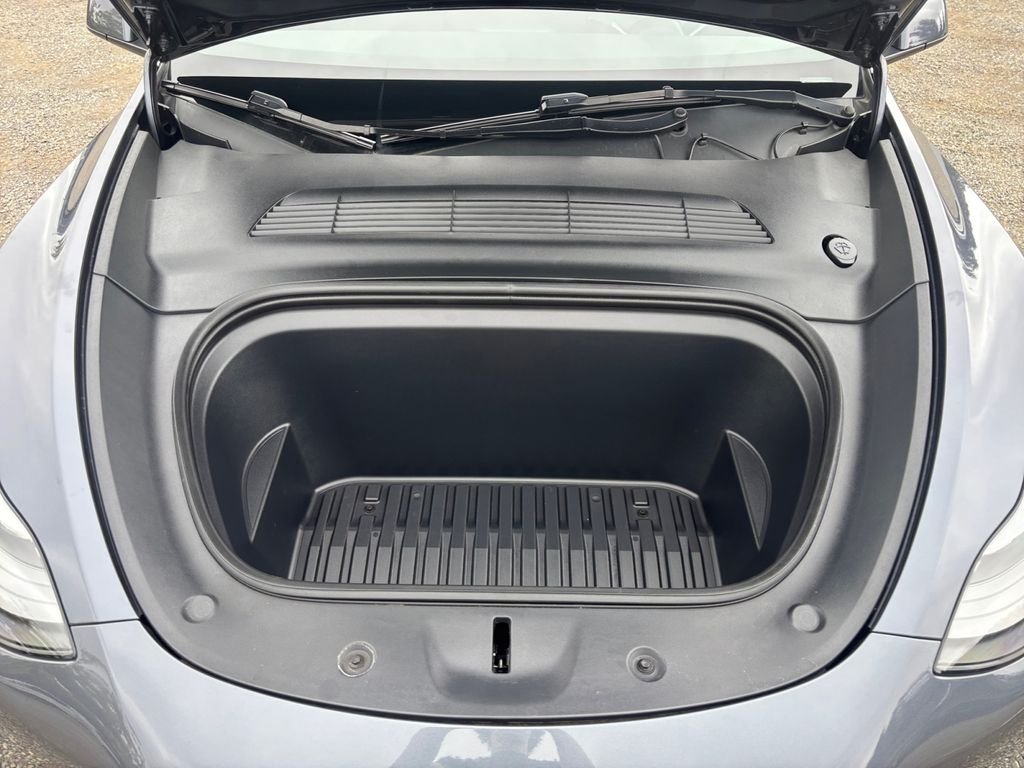 Used 2023  Tesla Long Range image 20