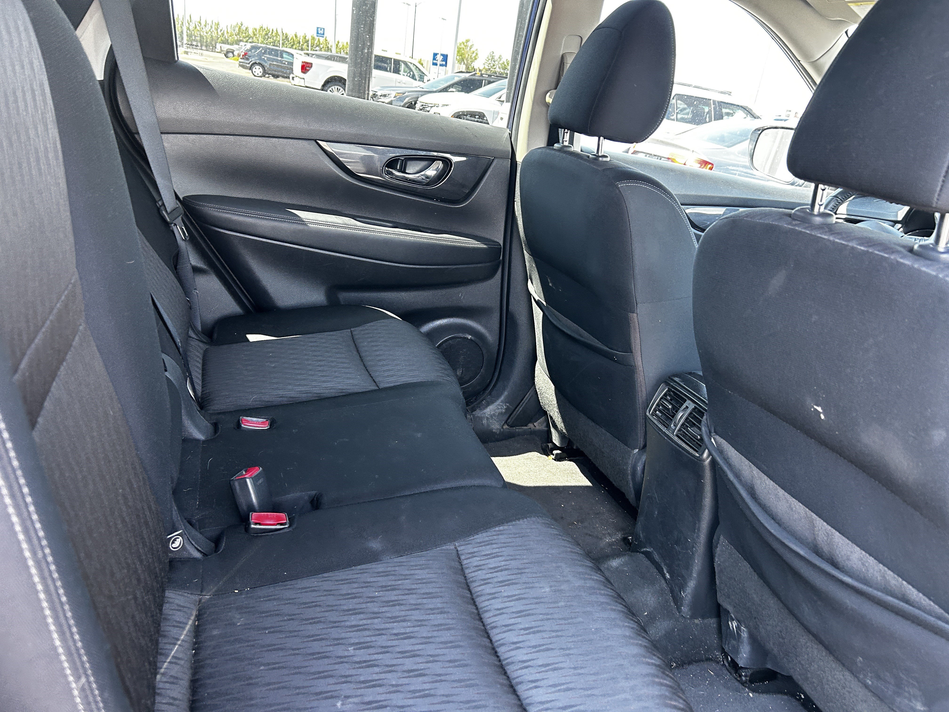 2018 Nissan Rogue SV - Photo 11