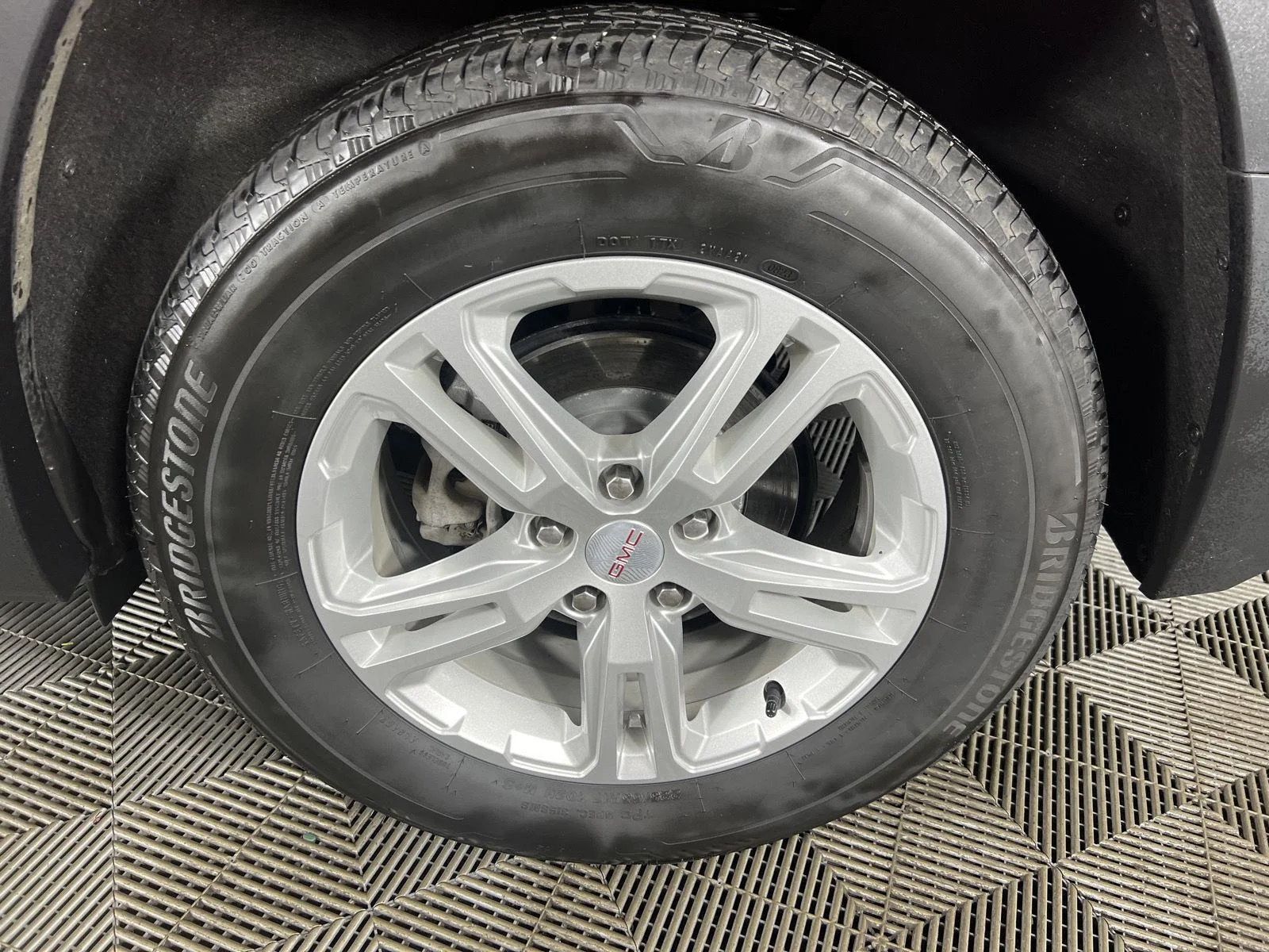 Used 2023 Volcanic Red Tintcoat GMC SLE image 20