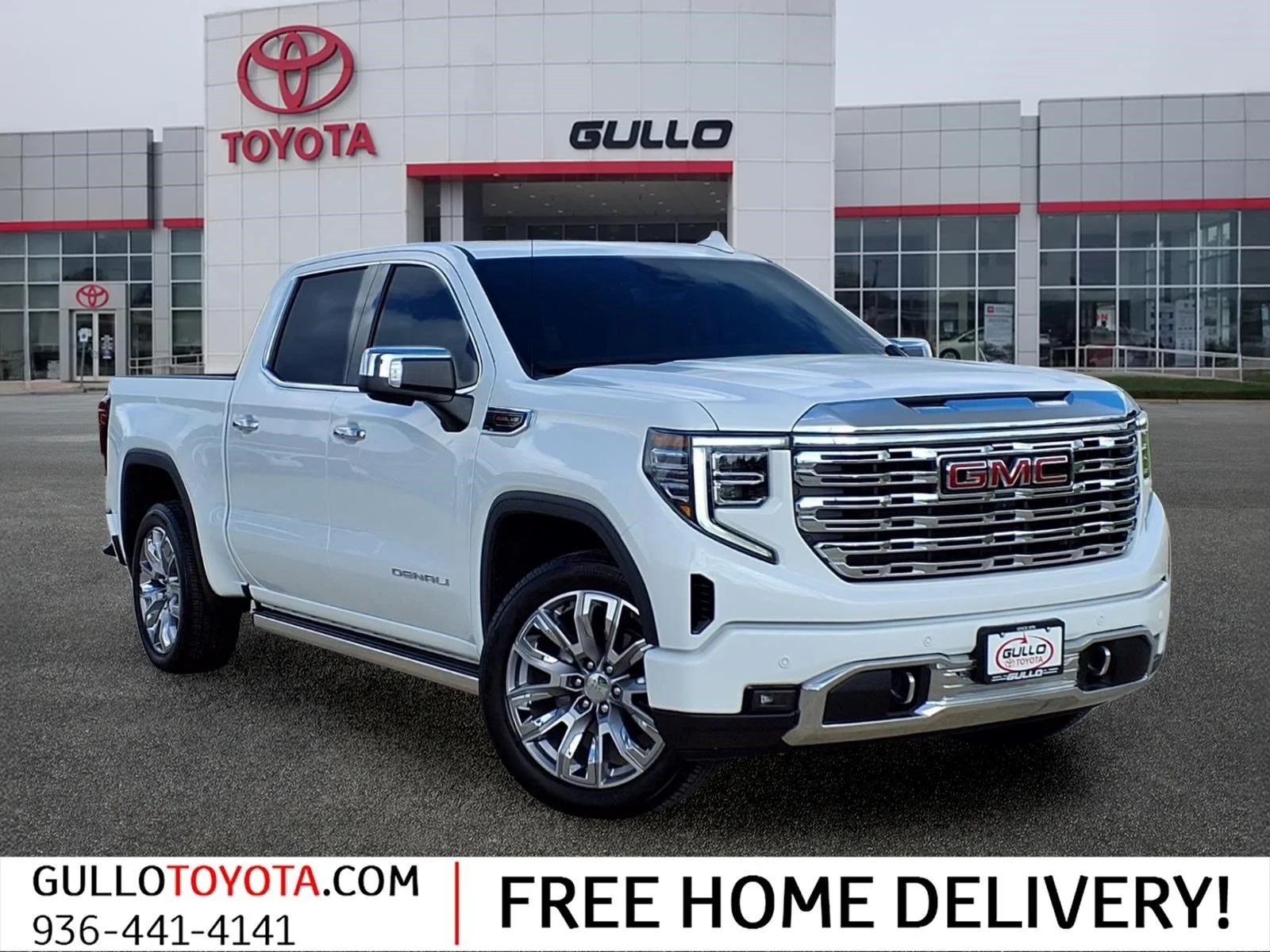 Used 2024 White GMC Denali image 1