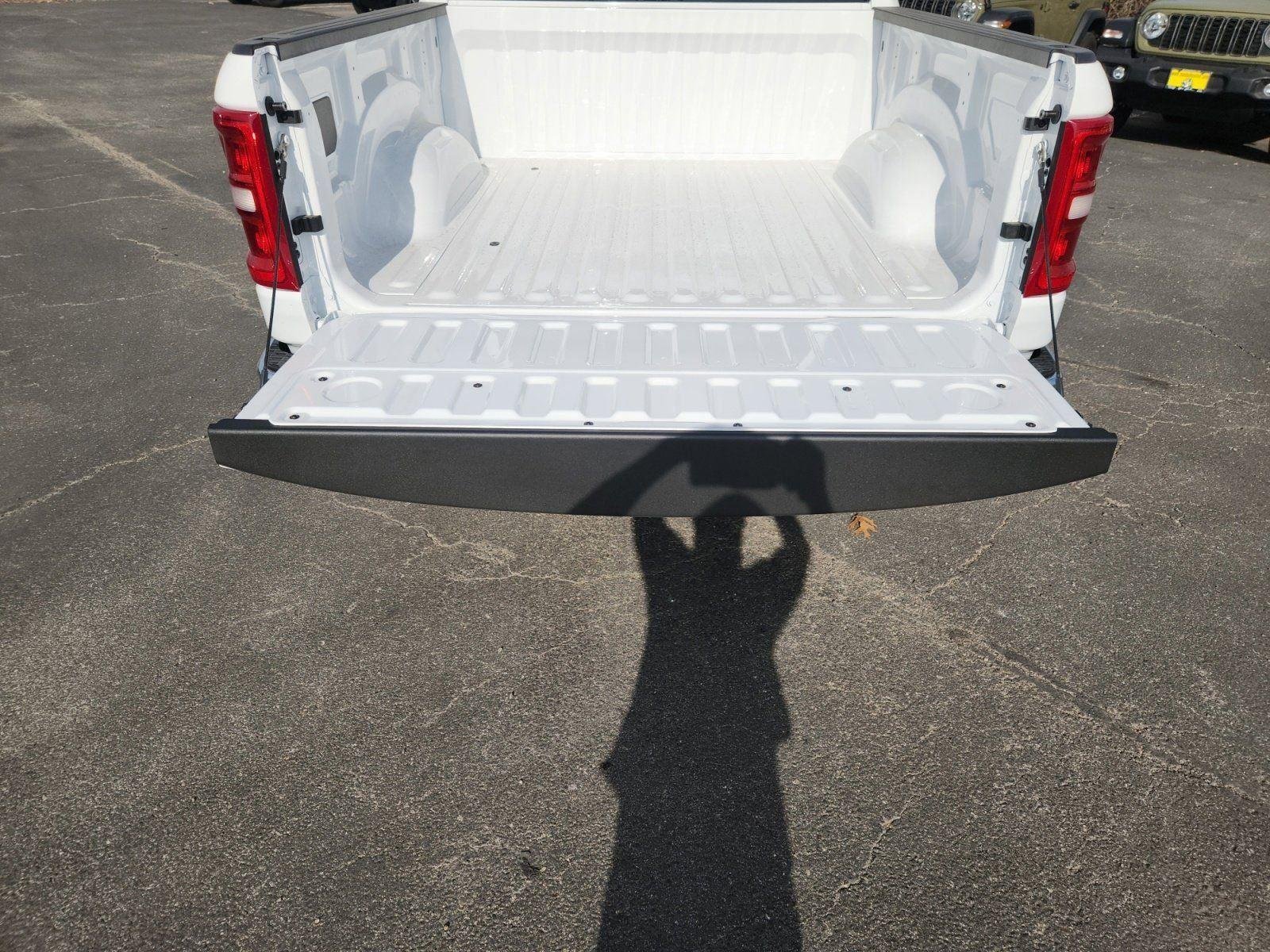 New 2026 Bright White Clear-Coat Exterior Paint RAM Lone Star image 16