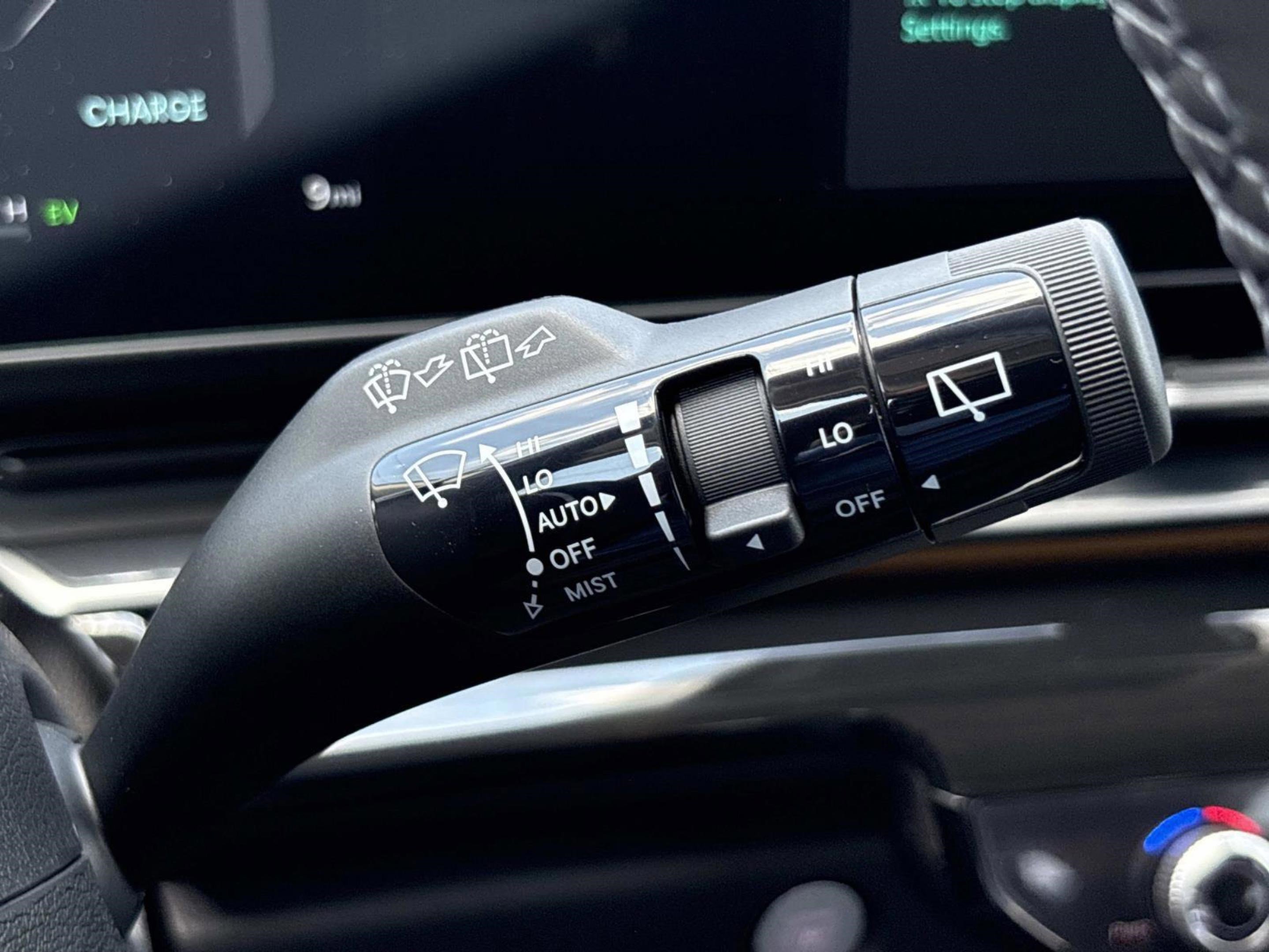 New 2026 Ceramic Silver Kia SX Prestige image 24