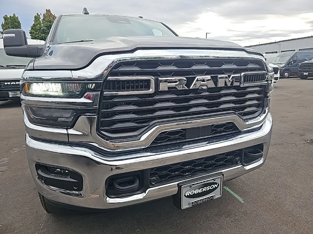 2025 RAM 3500 Tradesman - Photo 8