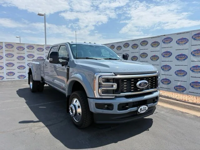 New 2026 Glacier Gray Metallic Tri-Coat Ford Platinum image 2