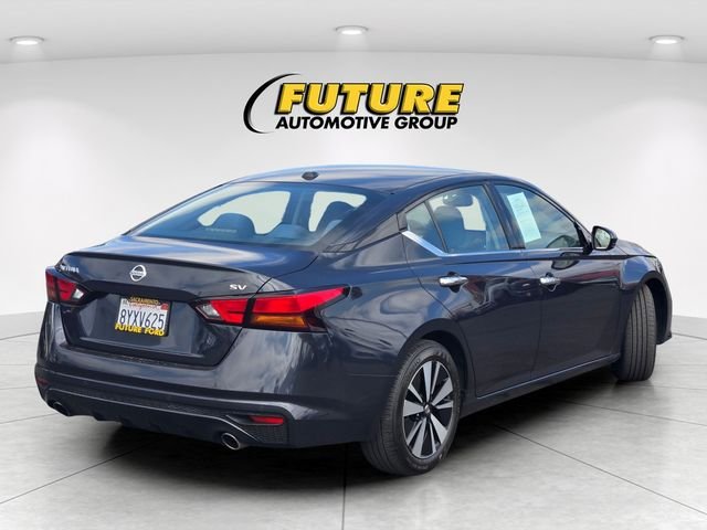 Used 2019 Blue Nissan 2.5 SV image 4