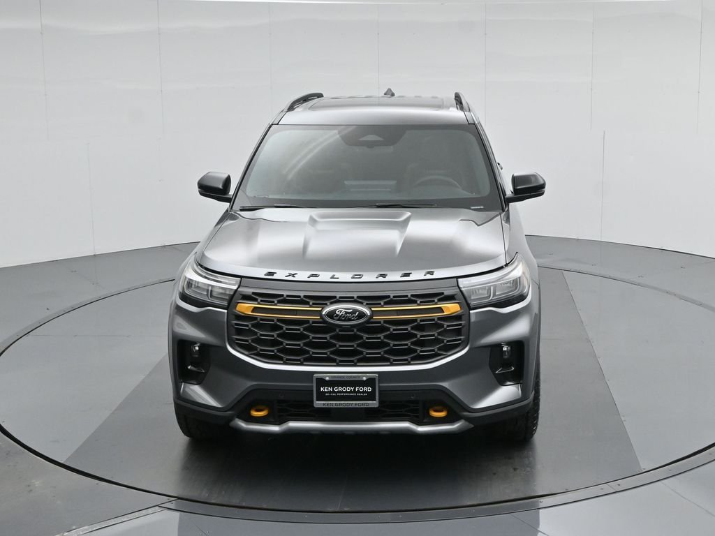 New 2026 Carbonized Gray Metallic Ford Tremor image 44