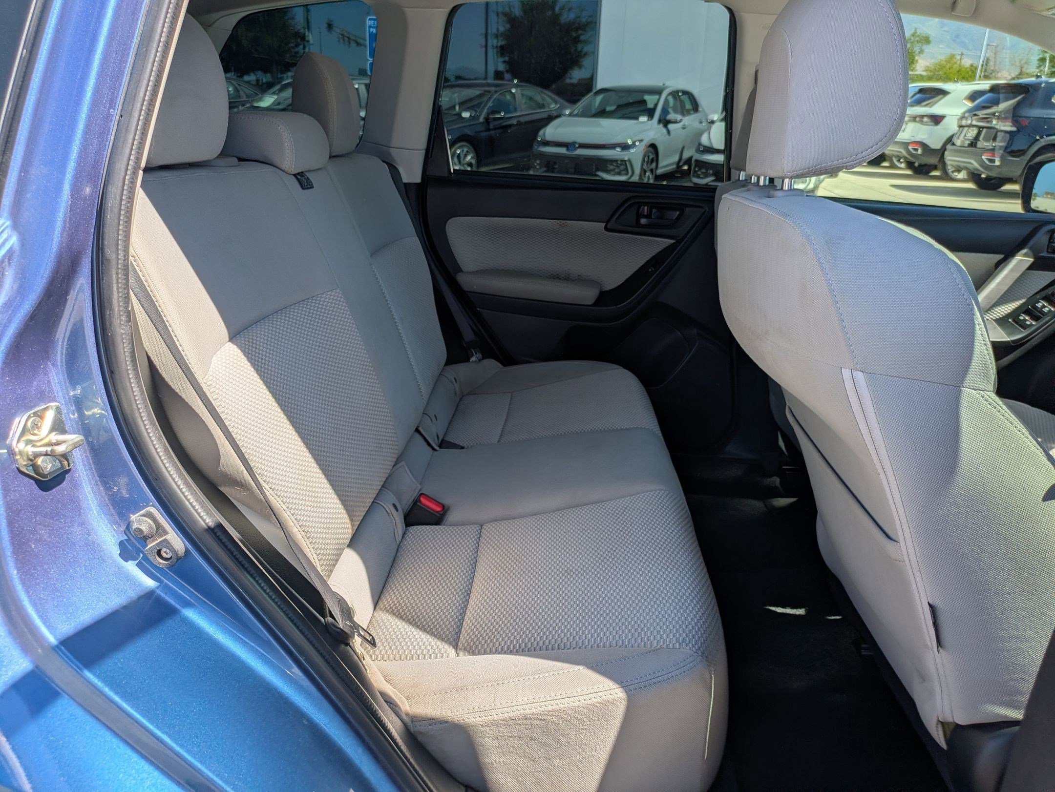 Used 2018 Quartz Blue Pearl Subaru 2.5i image 27