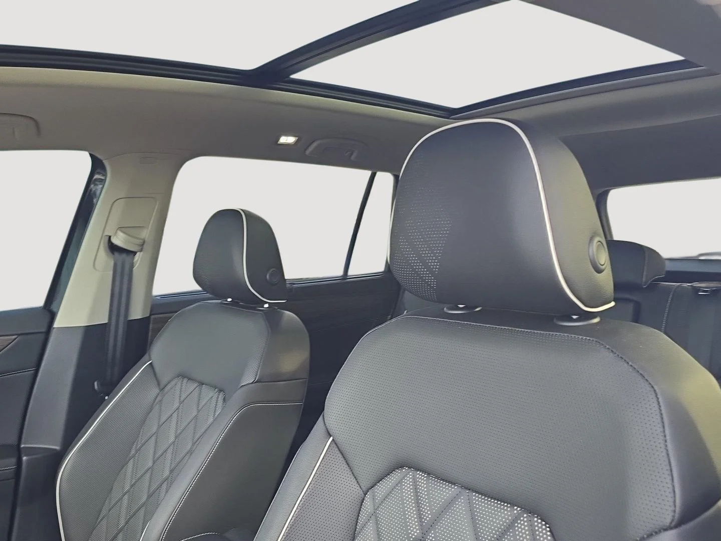 2026 Volkswagen Atlas SEL Premium R-Line - Photo 10