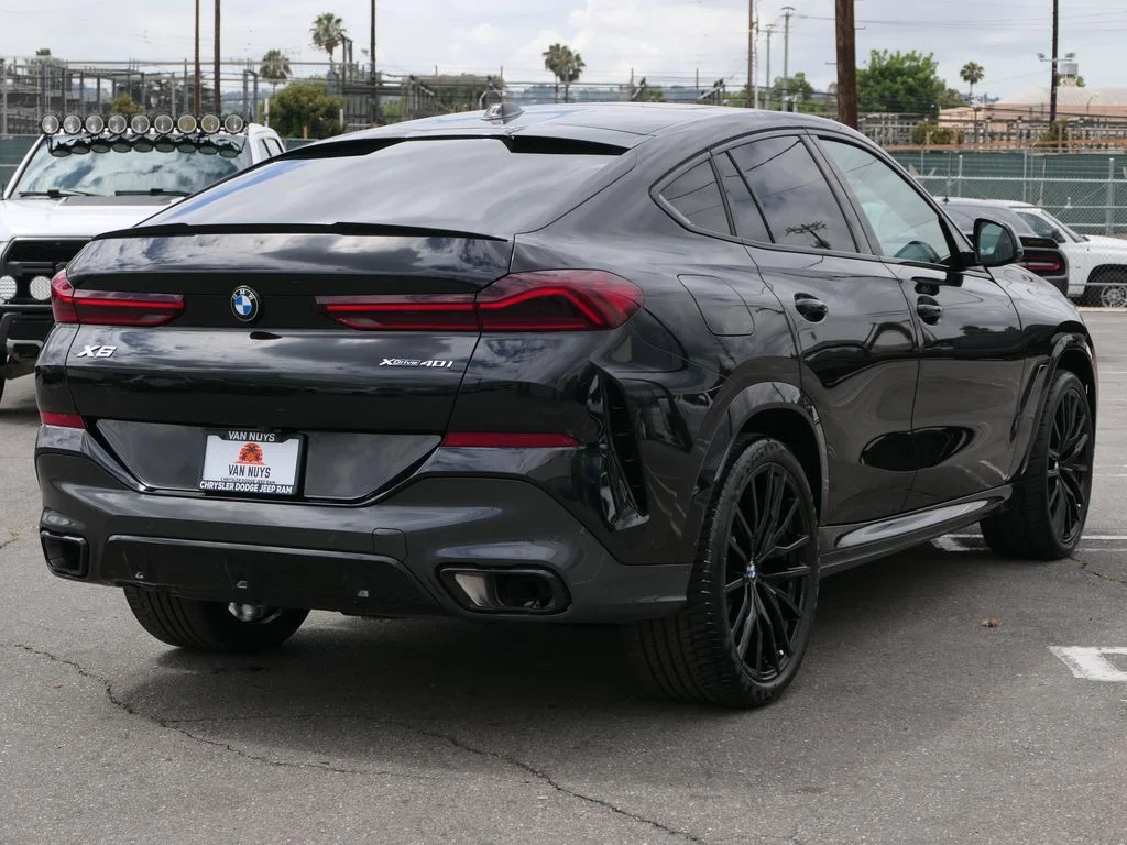 Used 2024 Black Sapphire Metallic BMW xDrive40i image 3