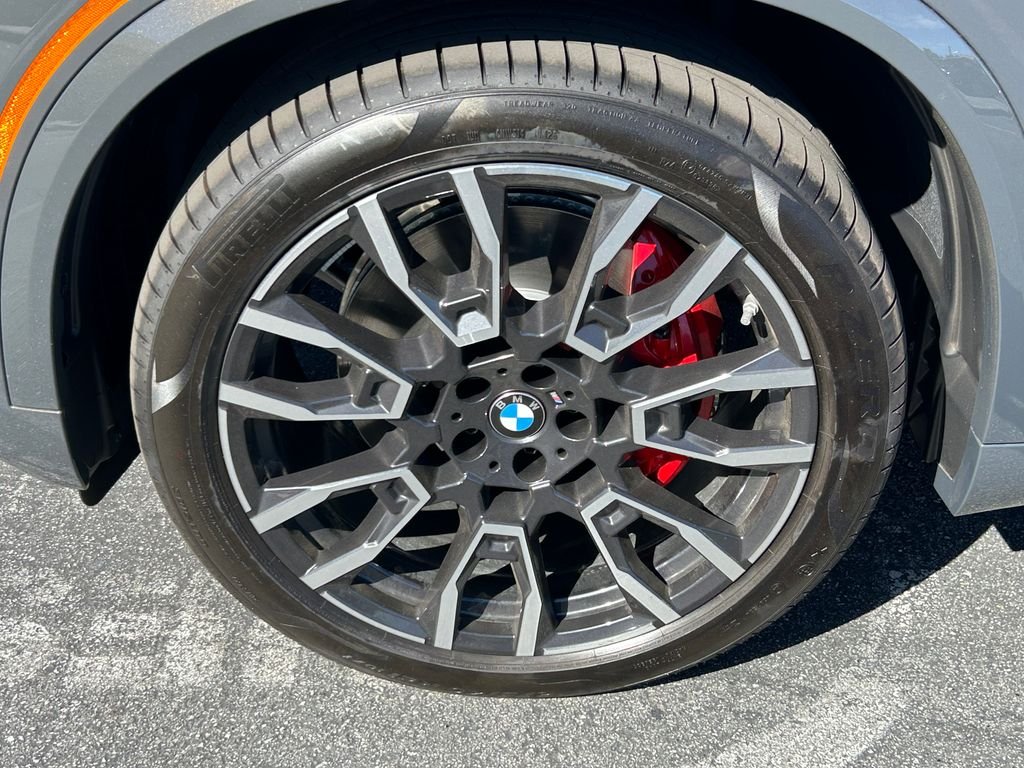 New 2026 Dravit Grey Metallic BMW xDrive40i image 9