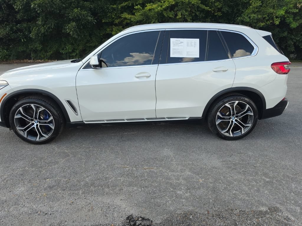 Used 2020 White BMW xDrive40i image 13