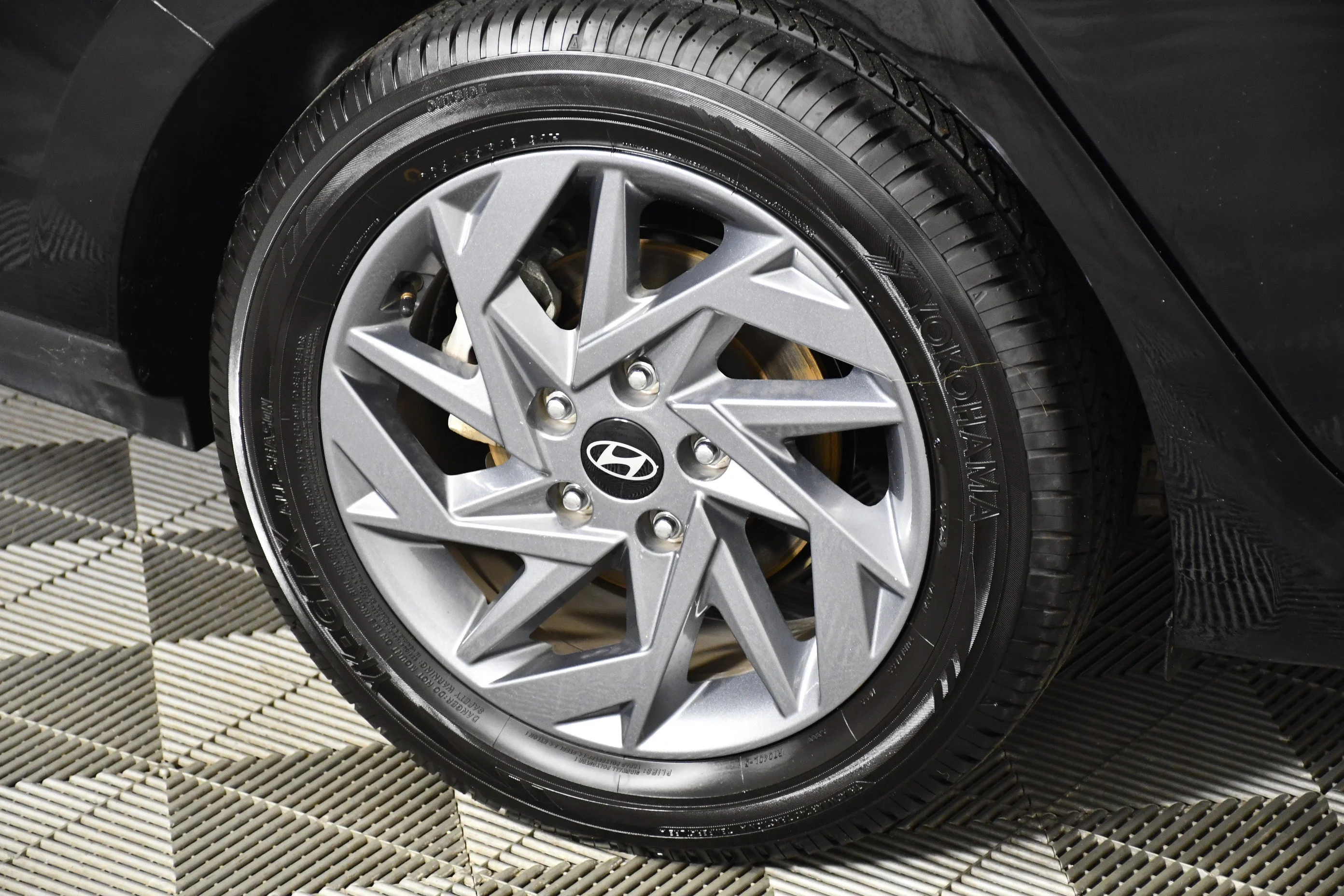 Used 2024 Abyss Black Hyundai SEL image 55