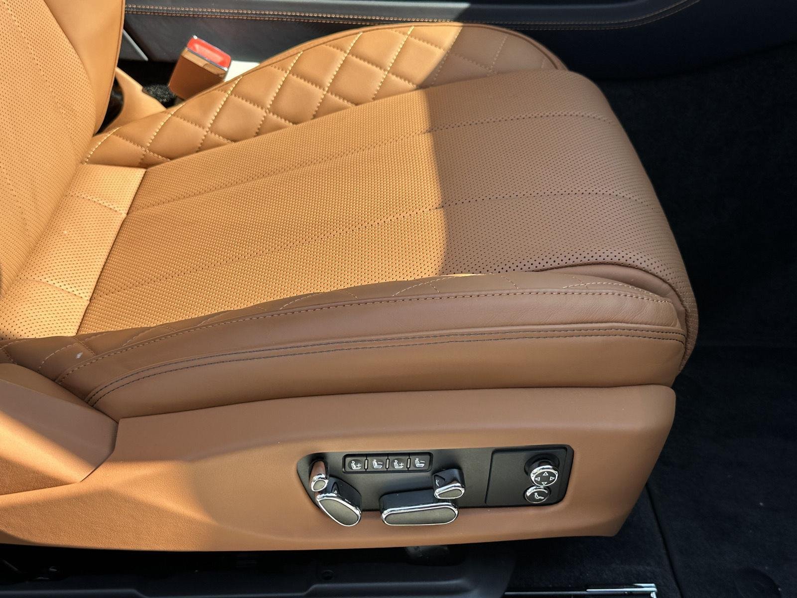 Used 2020 Dark Sapphire BENTLEY  image 15