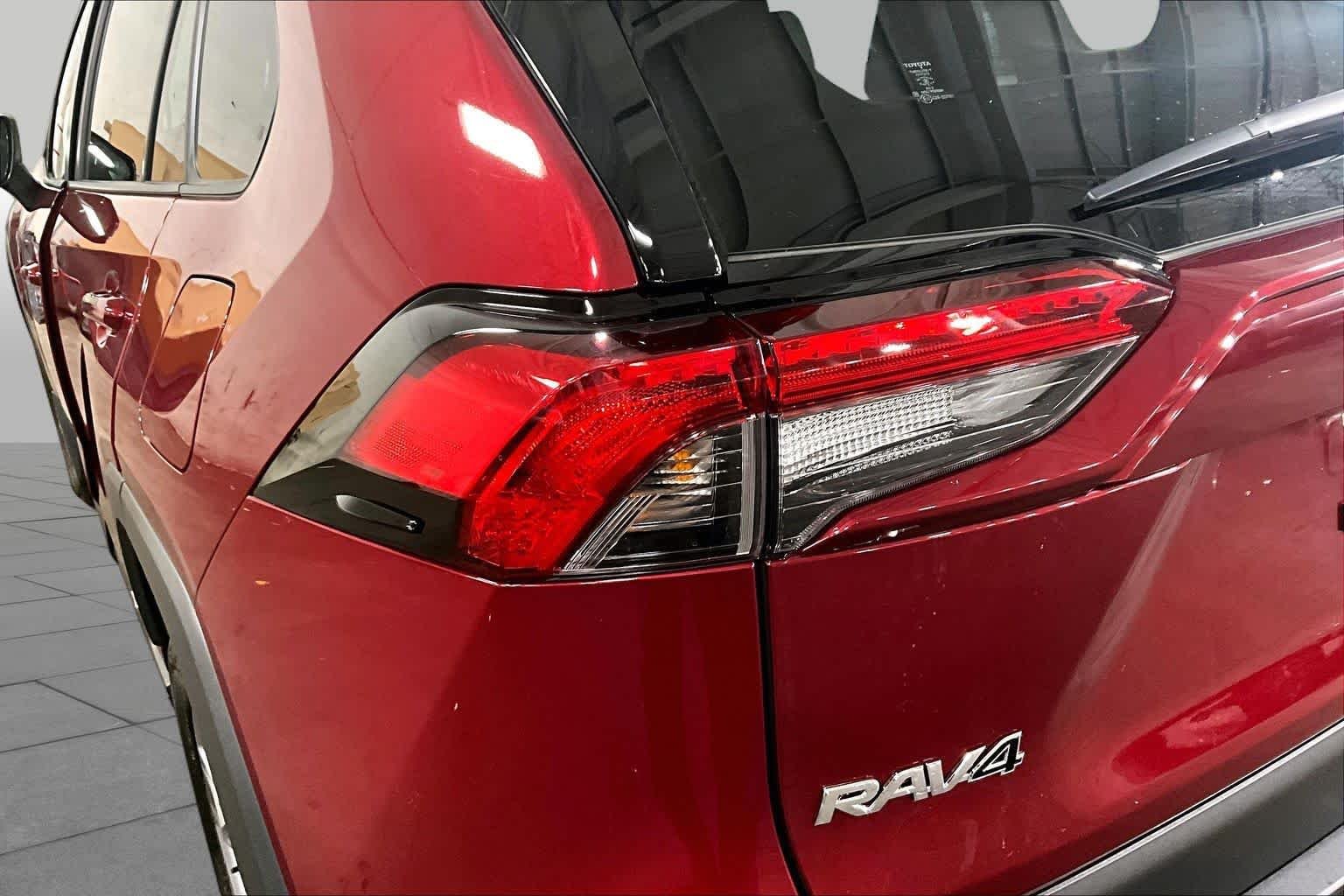 Used 2025 Ruby Flare Pearl Toyota Hybrid XLE image 29