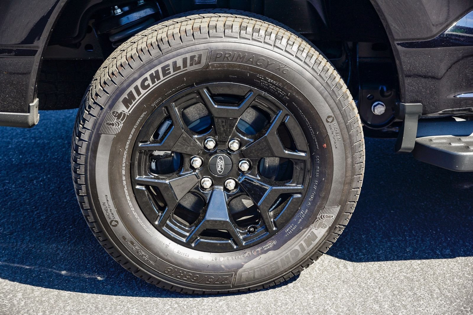 2025 Ford F-150 Lightning XLT - Photo 8