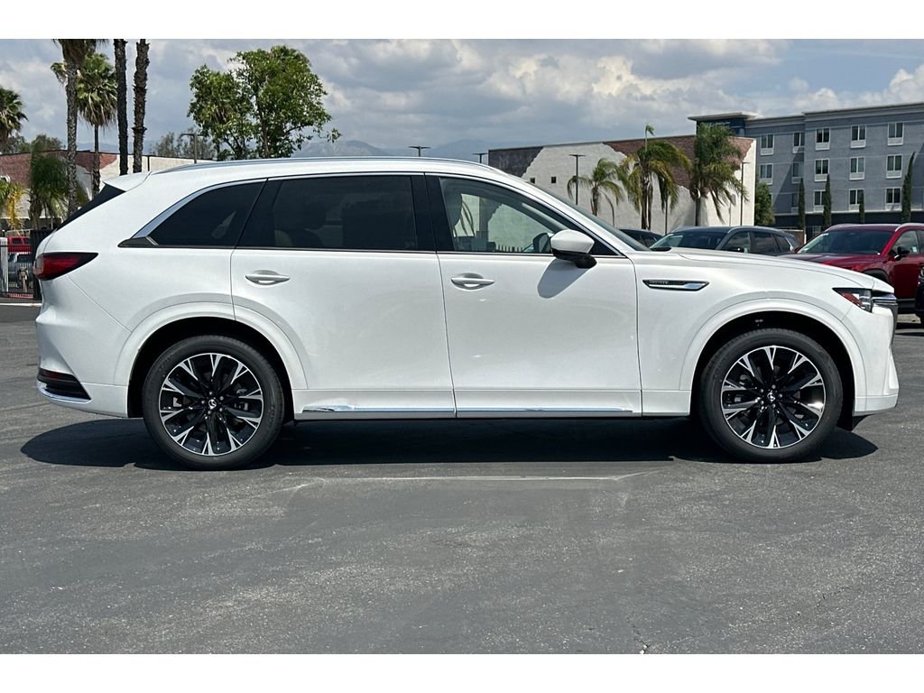 New 2026 Rhodium White Premium Mazda 3.3 Turbo S Premium Plus AWD image 4