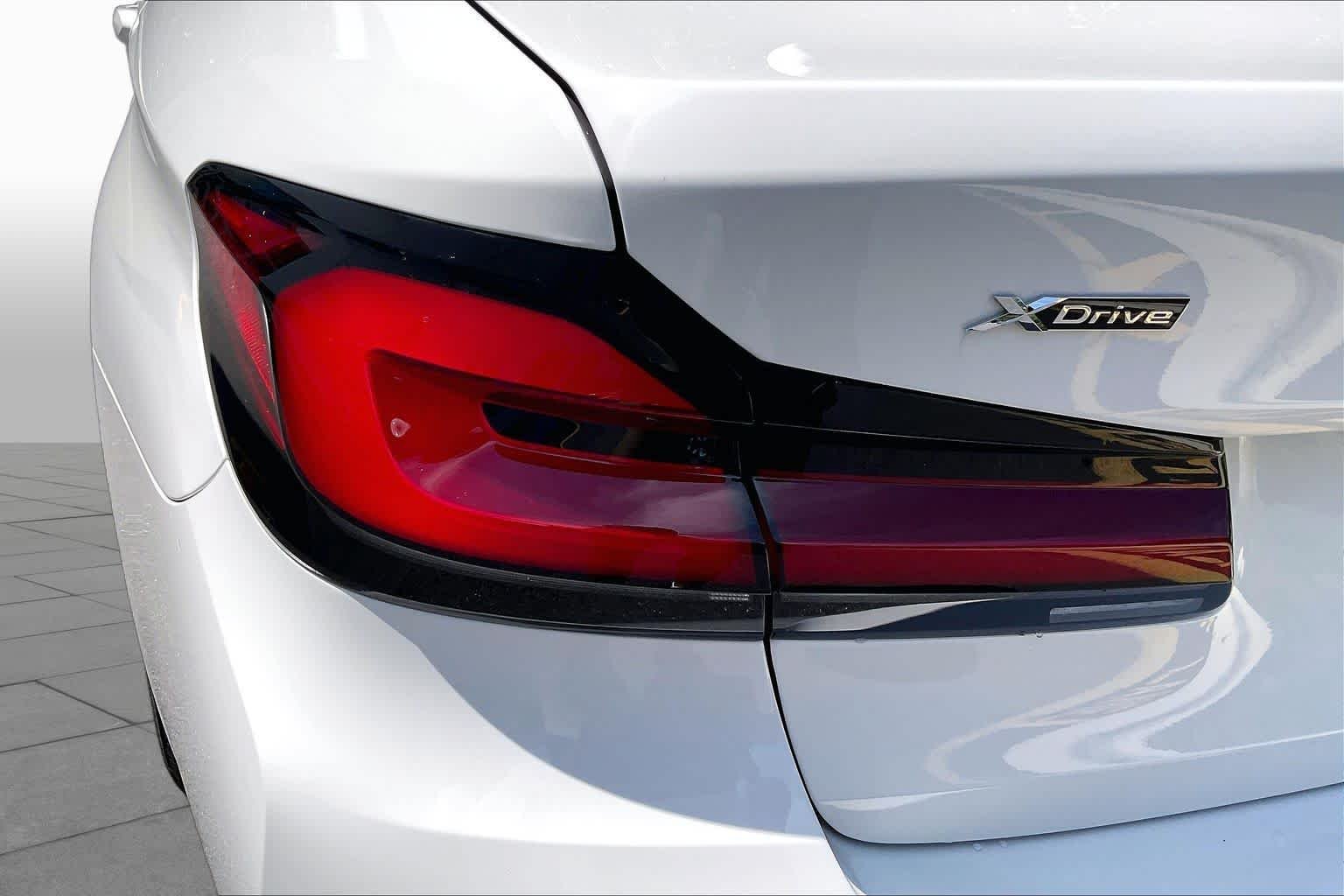 Used 2023 Alpine White BMW 530i xDrive image 29