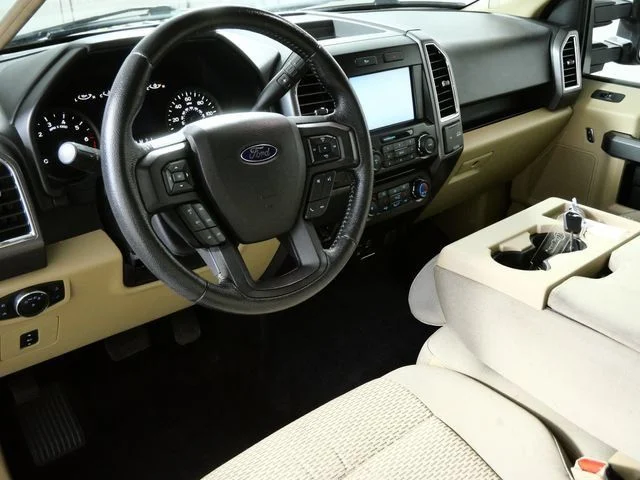 Used 2015  Ford XLT image 3