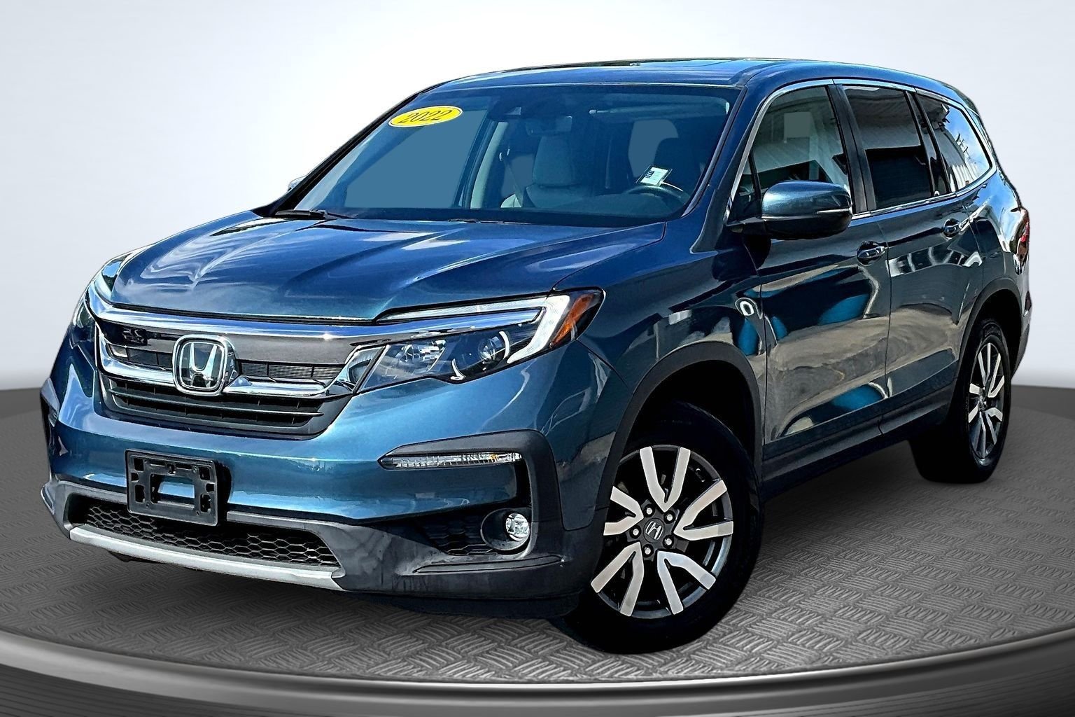 Used 2022  Honda EX-L image 1