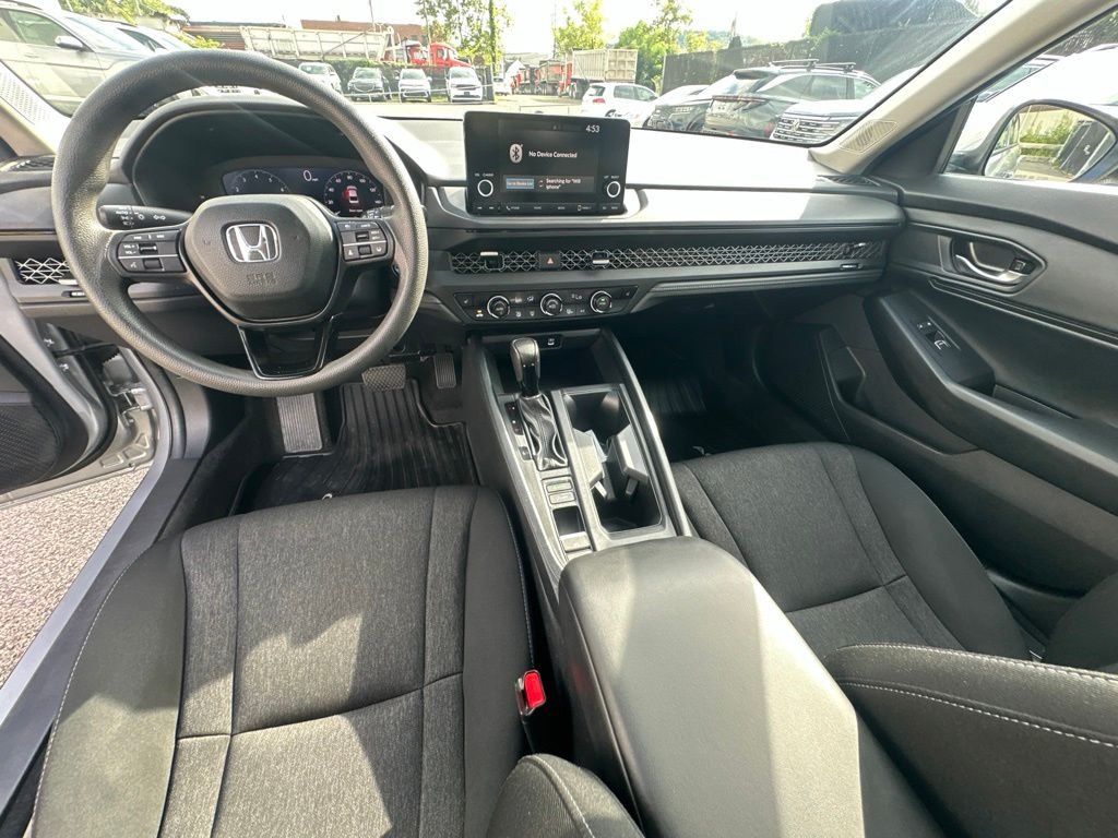 Used 2024  Honda EX image 25