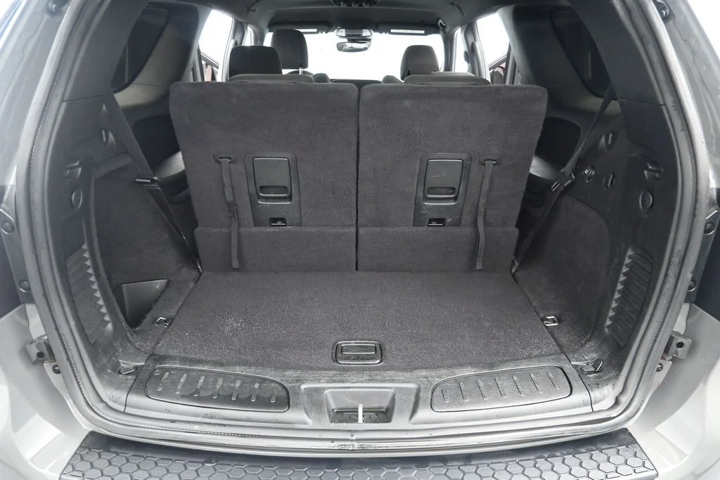 Used 2023 Gray Dodge SXT image 11